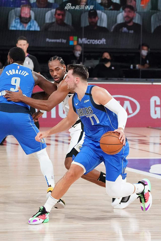 球走向更高 球走向更高